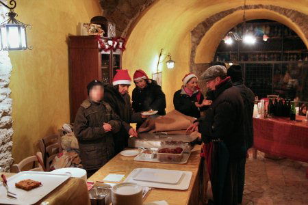 Degustazione e vendita di piatti della tradizione locale