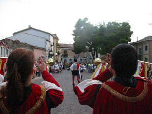 Esibizione degli sbandieratori